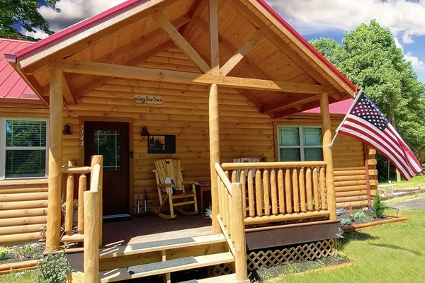 Photo 1 - Cozy Bear Den 2 Bedroom Cabin by RedAwning