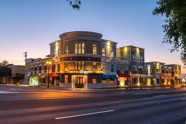 Photo 1 - Hotel Lexen - Newhall