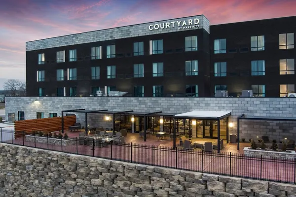 Photo 1 - Courtyard by Marriott Jefferson City