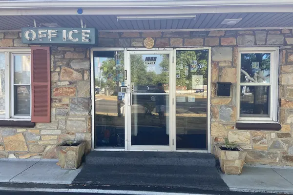 Photo 1 - Gateway Inn