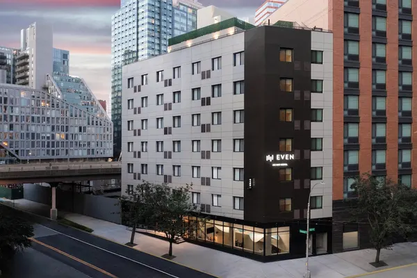 Photo 1 - EVEN Hotel Long Island City New York by IHG
