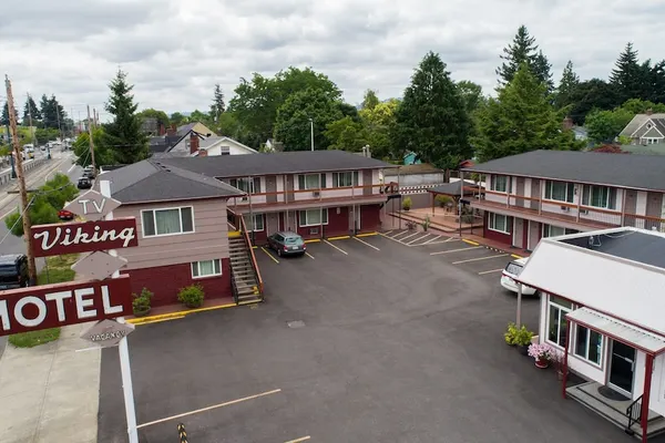 Photo 1 - Viking Motel