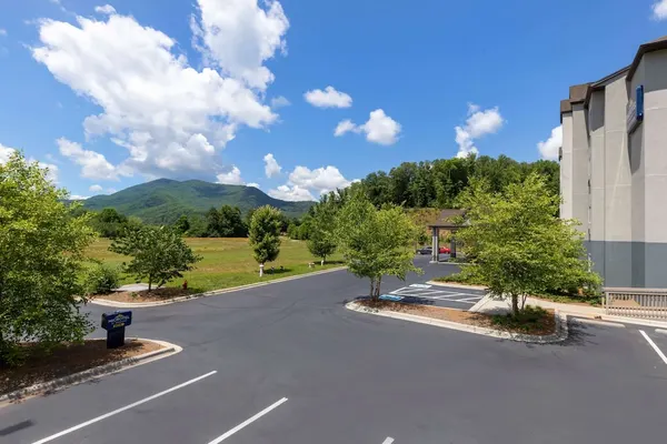 Photo 1 - Microtel Inn & Suites By Wyndham Sylva Dillsboro Area