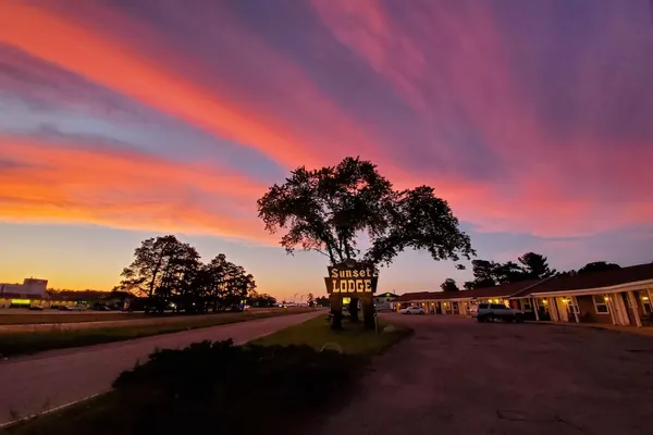 Photo 1 - Sunset Lodge Escanaba