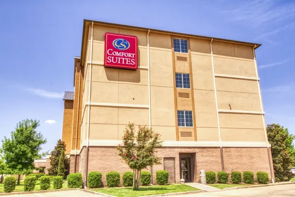 Photo 1 - Comfort Suites Waco North - Near University Area