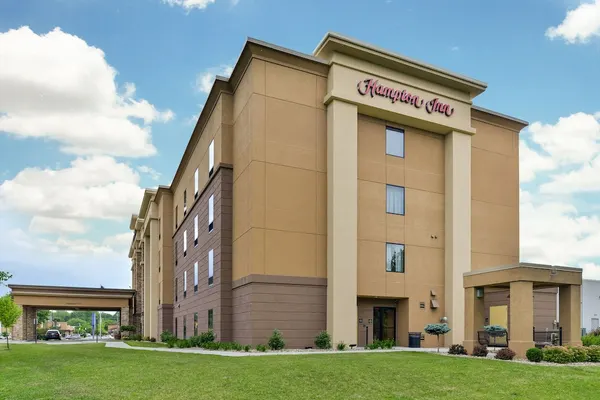 Photo 1 - Hampton Inn Iowa City/University Area