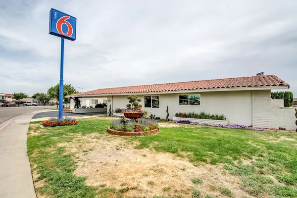 Photo 1 - Motel 6 Manteca, CA