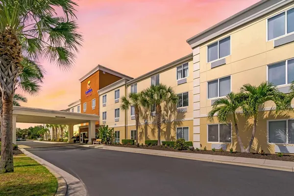 Photo 1 - Comfort Suites Sarasota - Siesta Key