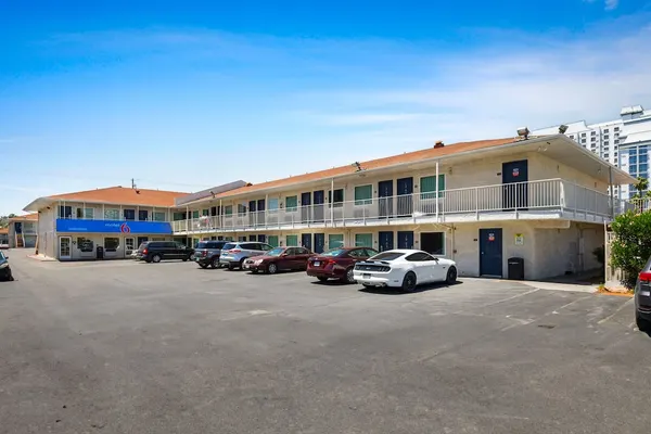 Photo 1 - Motel 6 Las Vegas, NV - Strip