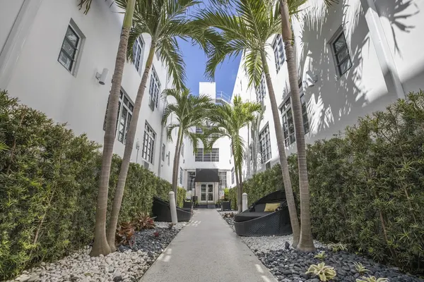 Photo 1 - Lincoln Arms Suites