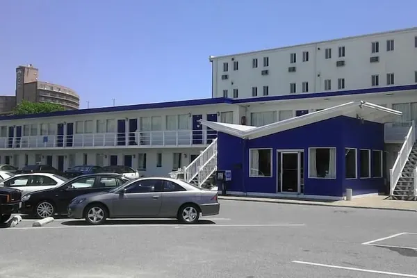 Photo 1 - Cabana Motel