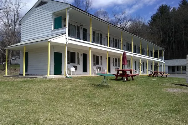 Photo 1 - Green Valley Motel