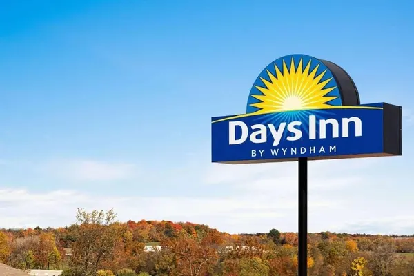 Photo 1 - Days Inn by Wyndham Sulphur Springs