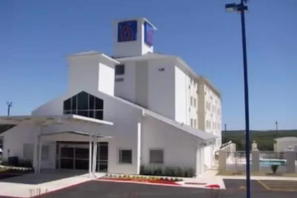 Photo 1 - Motel 6 Marble Falls, TX