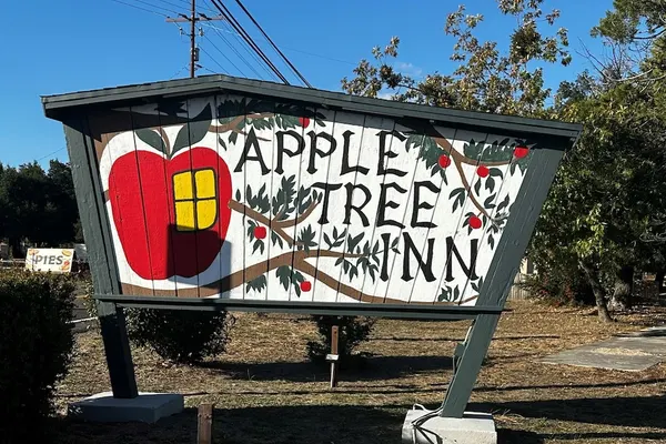 Photo 1 - Apple Tree Inn