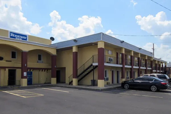Photo 1 - Rodeway Inn Kansas City Downtown Area