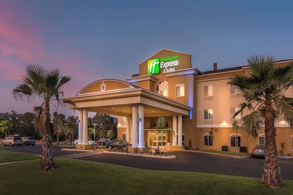 Photo 1 - Holiday Inn Express Hotel & Suites Red Bluff-South Redding, an IHG Hotel