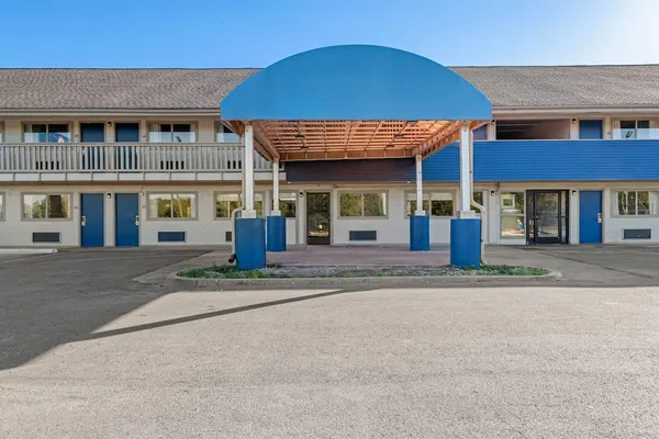 Photo 1 - Days Inn by Wyndham Independence