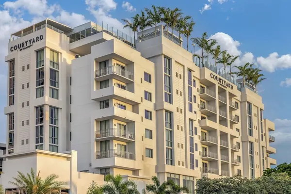 Photo 1 - Courtyard by Marriott Fort Lauderdale Downtown