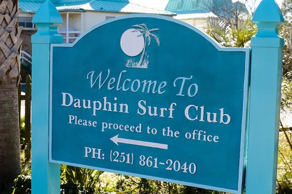 Photo 1 - Bikinis & Martinis - Surf Club B12