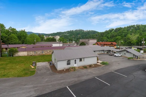 Photo 1 - Gatlinburg Mountain Inn