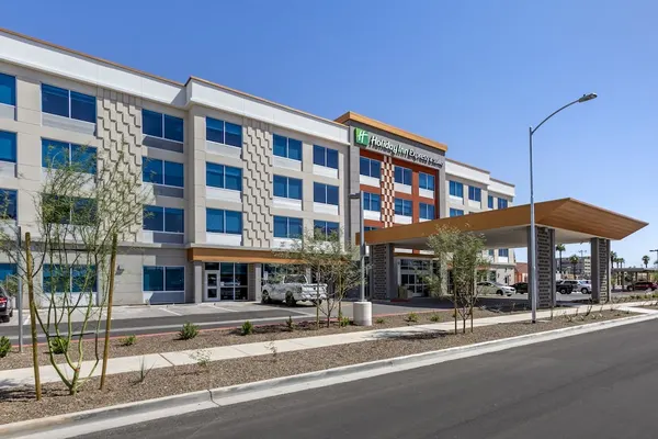 Photo 1 - Holiday Inn Express & Suites Phoenix Dwtn - State Capitol by IHG
