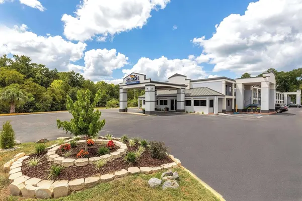 Photo 1 - Baymont by Wyndham Dothan