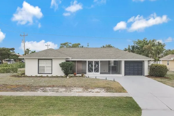 Photo 1 - Fourwinds Ave. 1152 Marco Island Vacation Rental 4 Bedroom Home by Redawning