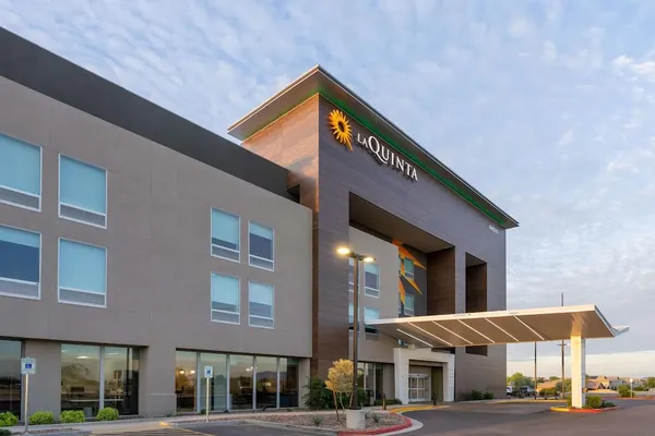 Photo 1 - La Quinta Inn & Suites by Wyndham Maricopa - Copper Sky