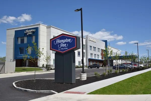 Photo 1 - Hampton Inn by Hilton Richwood Cincinnati South