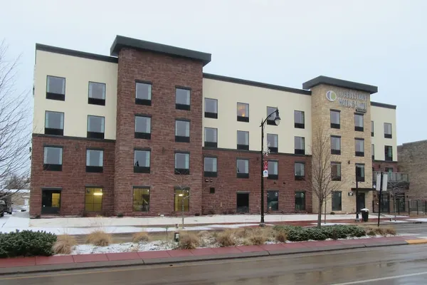 Photo 1 - Cobblestone Hotel & Suites - Superior Duluth