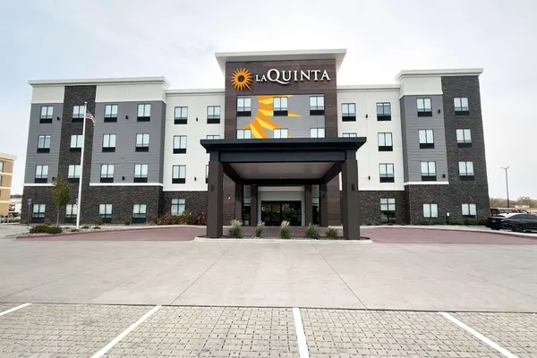 Photo 1 - La Quinta Inn & Suites by Wyndham Coralville Iowa City