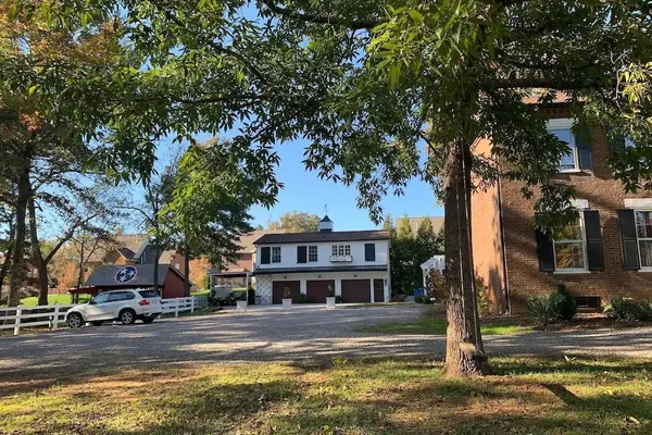 Photo 1 - Five-star Historic Boyd Harvey Carriage House 2 Bedroom Home by RedAwning