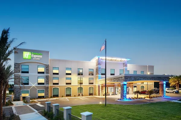 Photo 1 - HOLIDAY INN EXPRESS & SUITES GULF BREEZE - PENSACOLA AREA