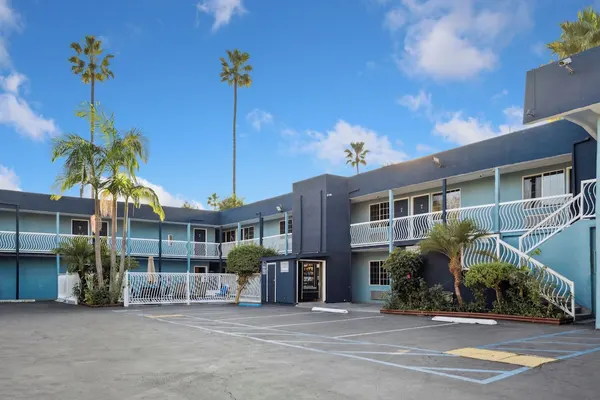 Photo 1 - Hotel H-Wood