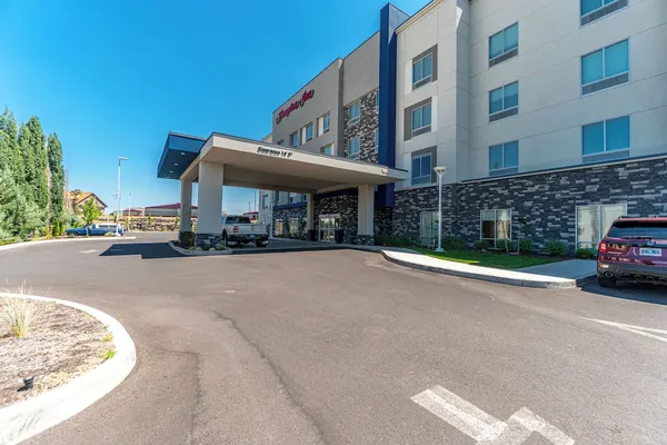 Photo 1 - Hampton Inn Redmond Bend Airport, OR