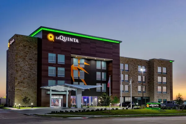 Photo 1 - La Quinta Inn & Suites by Wyndham Terrell