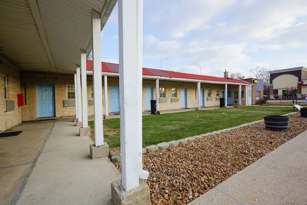 Photo 1 - Hotel O Markham IL near Harvey/Tinley Park