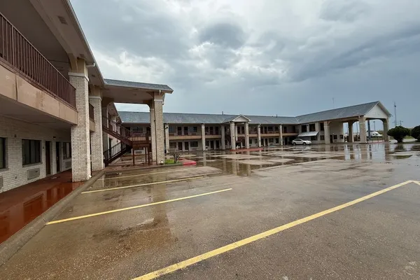 Photo 1 - Days Inn by Wyndham Navasota