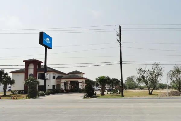 Photo 1 - Americas Best Value Inn Brownsville