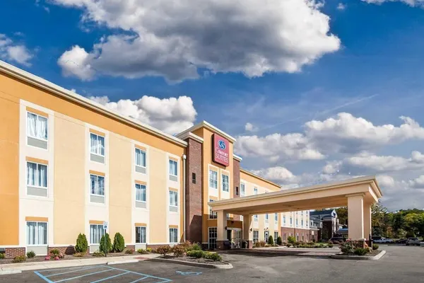 Photo 1 - Comfort Suites Marietta - Parkersburg