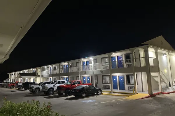 Photo 1 - Motel 6 Bryan, TX - College Station