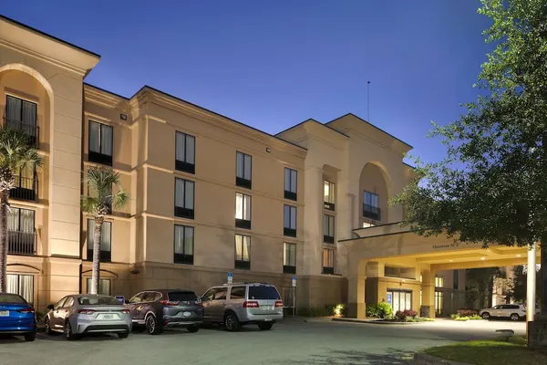 Photo 1 - Hampton Inn & Suites Pensacola/Gulf Breeze