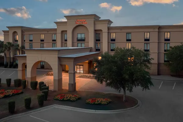 Photo 1 - Hampton Inn & Suites Pensacola/Gulf Breeze