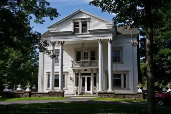 Photo 1 - The Queen of the Catskills B&B