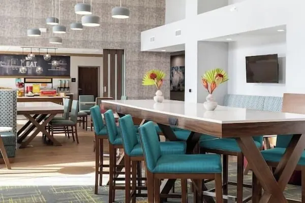 Photo 1 - Hampton Inn by Hilton North Hollywood