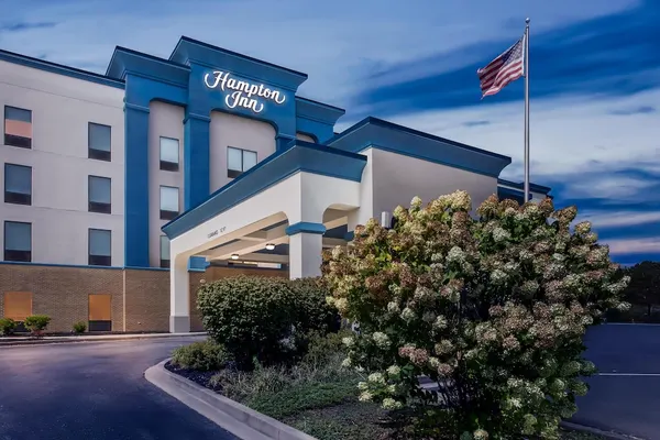 Photo 1 - Hampton Inn Huntington University Area