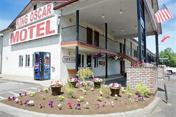 Photo 1 - King Oscar Motel