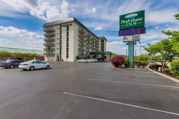 Photo 1 - Park Grove Inn