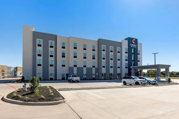 Photo 1 - Comfort Inn & Suites Balch Springs - SE Dallas